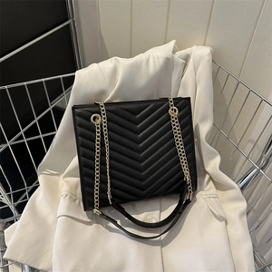 Women Large Capacity Quilted Shoulder Bag Fashion PU Leather Chain Underarm Bag Casual Crossbody Commuter Handbag