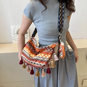 Bohemian large capacity tote bag with ethnic patterns and colorful tassels