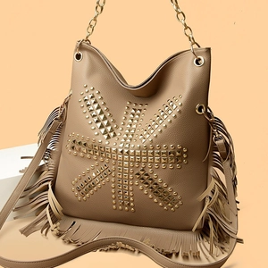 Bohemian Punk Bucket Bag Rivets Tassels Large Capacity PU Leather Shoulder Crossbody Bag Matching Pouch Women Fashion Handbag