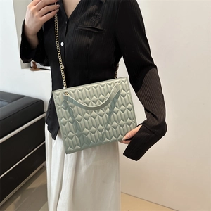 Quilted light green chain shoulder bag with geometric pattern for women's stylish fashion