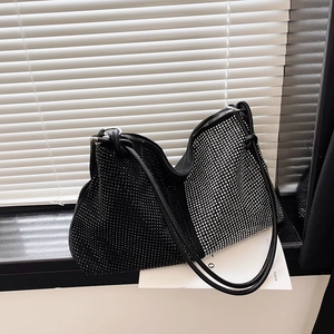 Sac fourre-tout étincelant en strass avec patchwork de cristaux noir et argent et lanières