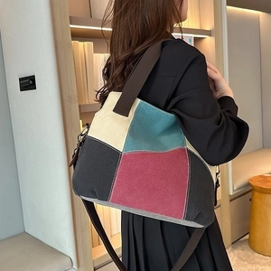 Cabas rétro en toile avec coutures contrastées et bandoulière pour un usage quotidien