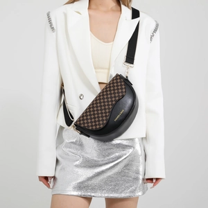 Modische Leoparden-Satteltasche mit breitem Gurt und geometrischem Druckmuster