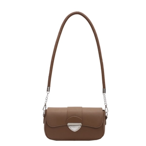 Petit sac à bandoulière marron rétro avec verrou rotatif argenté et fine lanière