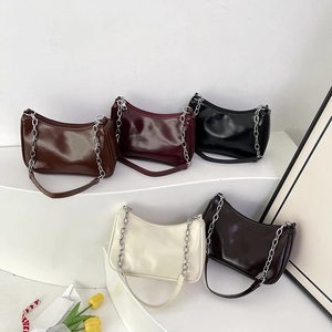 Chic hobo shoulder bags in five colors with glossy leather finish and metal chains