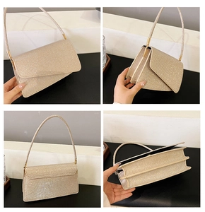 Vues détaillées de la structure intérieure multicouche du sac à paillettes couleur champagne