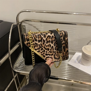 Women Leopard Print Stitching Shoulder Bag Fashion PU Leather Gold Metal Chain Small Square Crossbody Bag Street Trend Handbag