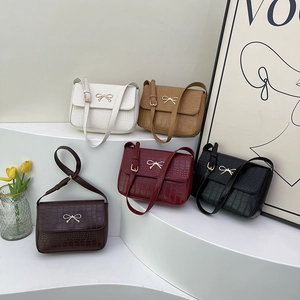 Bolsos cuadrados minimalistas con diseño de cocodrillo y hebillas de lazo doradas