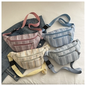Sac de Poitrine à Rayures en Toile Décontracté pour Femmes Sac Banane Minimaliste Bandoulière Réglable Sac de Voyage Léger