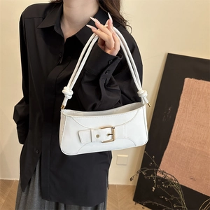 Borsa sottobraccio bianca minimalista con fibbia dorata e tracolla con nodi