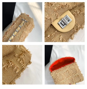 Vues détaillées du sac en toile à carreaux avec fermoir métallique et doublure rouge