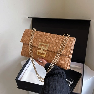 Retro straw woven handbag with chain strap and metallic buckle in a gift box