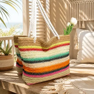 Sac fourre-tout en paille à rayures arc-en-ciel avec poignées en corde pour la plage