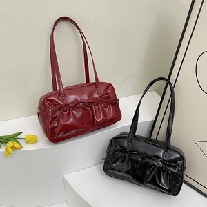 Détails des sacs fourre-tout brillants à nœuds papillon en bordeaux et noir élégant