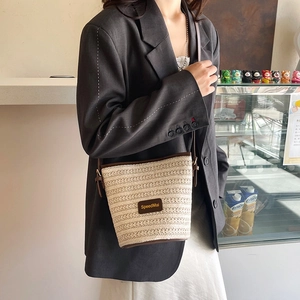 Borsa a Secchiello in Paglia Intrecciata da Donna Grande Capacità Borsa a Mano per Spiaggia Estiva Borsa a Tracolla con Finiture in Pelle