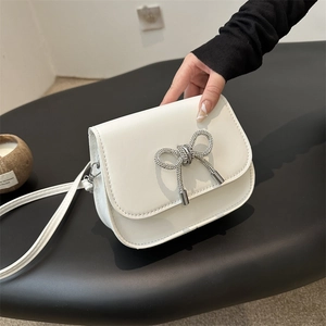 Fashion PU Leather Small Square Crossbody Bag For Women Sparkling Rhinestone Butterfly Bow Flap Shoulder Bag Daily Purse