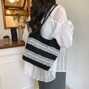Sac fourre-tout chic en dentelle noire avec broderie florale blanche pour femme