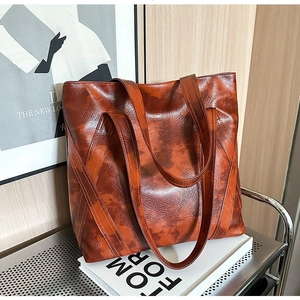 Vintage large capacity tote bag in reddish brown oil wax leather with V-shaped stitching
