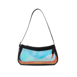 Sac bandoulière en PVC laser iridescent avec bordure en cuir noir et zip métallique chic