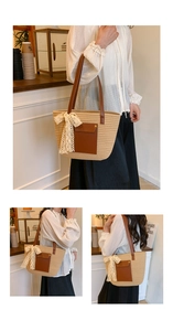 Détails du sac cabas en paille montrant la texture tissée beige et la poche avant en cuir brun