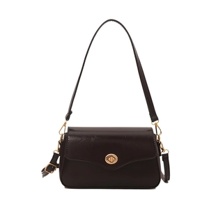Sac bandoulière carré en cuir brillant avec fermoir doré et design rétro minimaliste