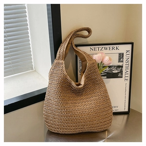 Close-up of the woven texture and large capacity design of the summer beach hobo bag