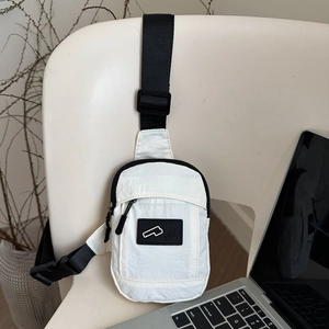 Borsa da Petto Piccola in Tela Per Uomo E Donna Borsa a Tracolla Sportiva Casual Con Lettere Mini Borsa Per Cellulare Street Style
