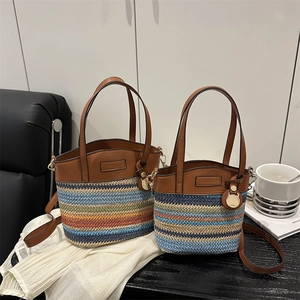 Sac Seau en Paille Tissée à Rayures Arc-en-ciel pour Femmes Luxe Simili Cuir Patchwork Sac à Main Épaule Bandoulière Plage Vacances Cabas