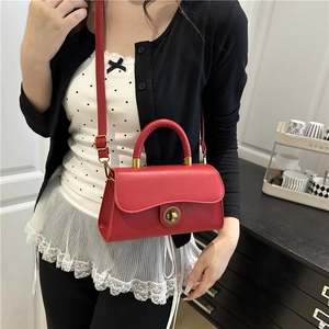 Rote Retro PU-Leder Umhängetasche mit rundem Messing-Drehverschluss und elegantem Handgriff