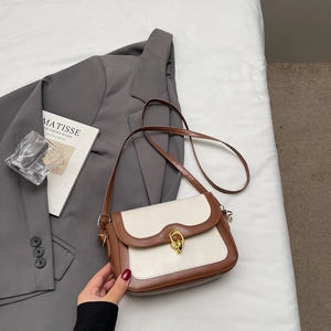 Retro two-tone contrast flap crossbody bag with gold hardware ring buckle for women