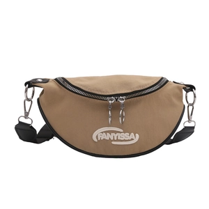 Sac bandoulière demi-lune kaki minimaliste avec broderie FANYISSA et double fermeture