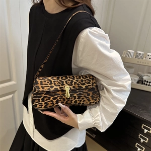 Vintage Leopard Print Underarm Bag For Women Fashion Baguette Shoulder Bag With Gold Metal Lock Synthetic Leather Handbag