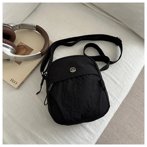Urban Minimalist Canvas Crossbody Bag For Women Trendy Casual Shoulder Bag Wrinkle Texture Small Handbag For Daily Travel