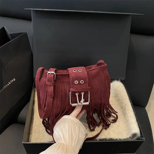 Borsa a Spalla da Donna in Scamosciata con Nappe Borsa a Tracolla Retro Boho Grande Fibbia in Metallo Borsa a Tracolla Tinta Unita