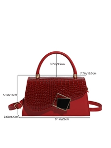 Detailed size chart for red crocodile pattern shoulder bag showing width and height