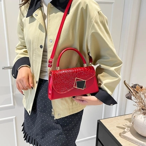 Women Crocodile Pattern Faux Leather Shoulder Bag Square Metal Buckle Elegant Flap Handbag Versatile Handle Crossbody Bag Fashion Accessory