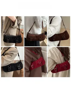 Vues détaillées des sacs sous les bras vintage en noir, marron foncé et rouge rétro