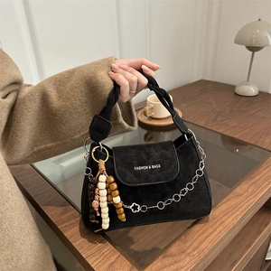 Sac Sous le Bras Vintage en Velours pour Femmes Sac à Épaule Minimaliste Avec Chaîne à Fleurs Et Pendentif en Perles Carré