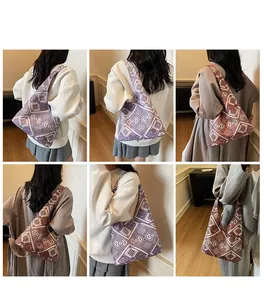 Vues détaillées sous plusieurs angles d'un sac cabas ethnique aux motifs géométriques