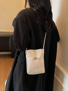Petit sac à bandoulière en toile beige pour téléphone avec poche à cordon pratique