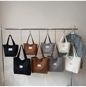 Collection de sacs fourre-tout en toile à motifs de nœuds en plusieurs couleurs