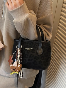 Large capacity black leopard print tote bag with bear charm and star pendant for women