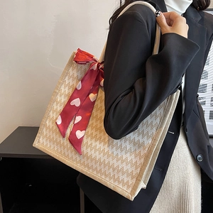Grand sac cabas en lin avec motif zigzag marron et ruban cœur rouge pour femme