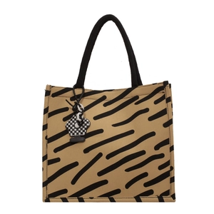 Borsa tote in tela a righe nere con ciondolo a scacchi per il pendolarismo chic