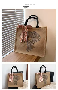 Détail du sac cabas en lin vintage avec motif éléphant et foulard floral orange