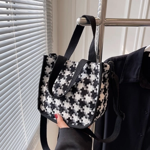 Sac bandoulière classique en toile à motif pied-de-poule noir et blanc avec sangle