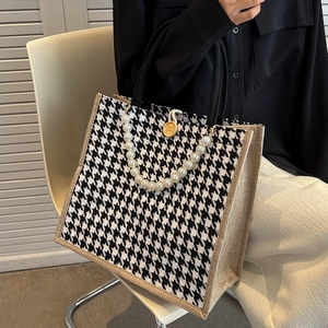 Women Vintage Houndstooth Tote Bag Large Capacity Woven Shoulder Bag With Artificial Pearl Chain Wooden Button Daily Shopping Bag