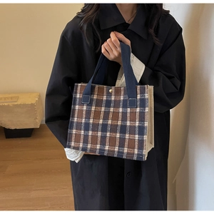 Sac fourre-tout à carreaux tendance avec anses robustes et fermeture magnétique chic