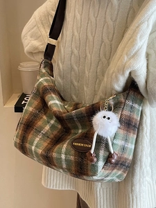 Sac à bandoulière rétro en laine avec peluche et sangle réglable pour femme