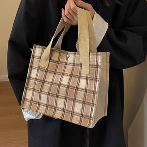 Sac fourre-tout en toile à carreaux classiques avec motif marron et poignée supérieure